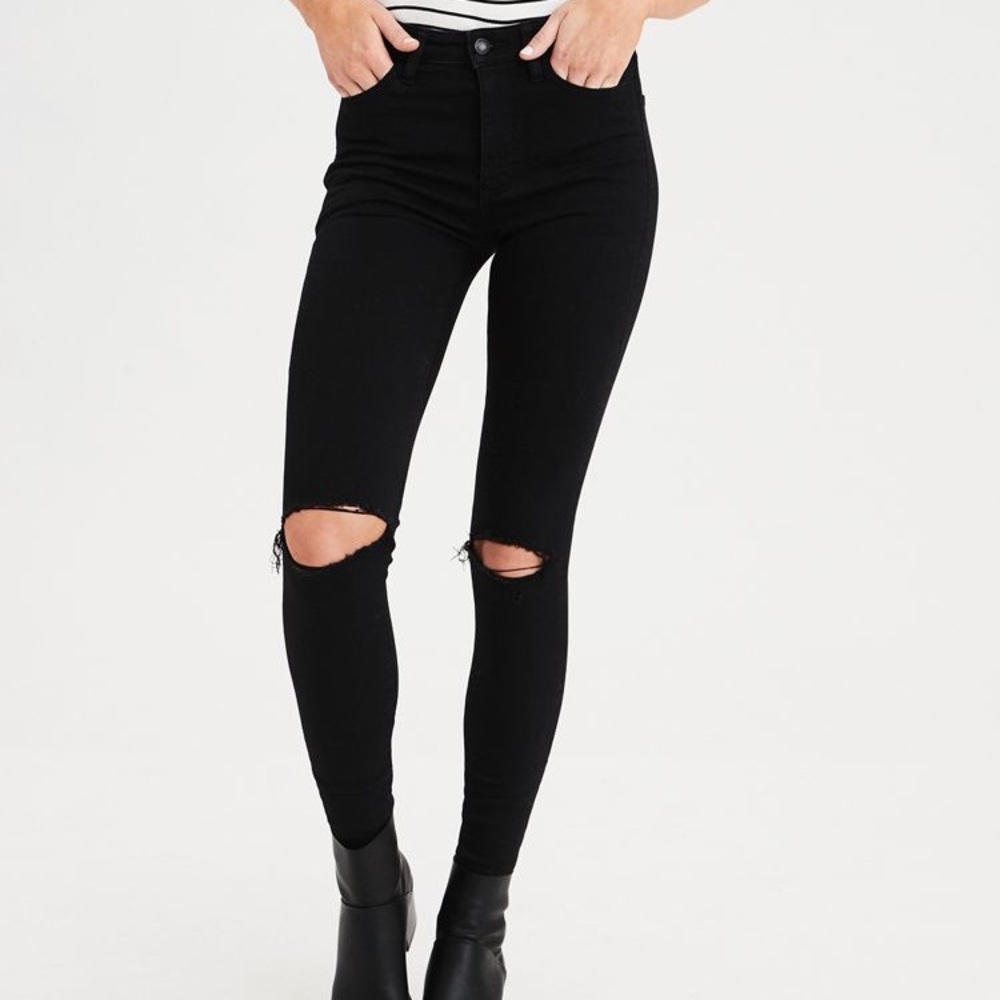 AMERICAN EAGLE black knee ripped jeans